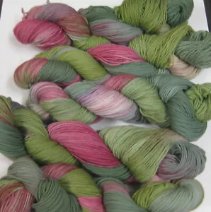 CLEARANCE 5x 100gm Aust Merino Wool 8ply Handdyed Knitting Yarn Strawberry Patch - Picture 1 of 5