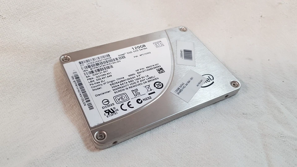 Intel ssdsa2bw120g3h 120GB 2.5" SATA SSD Drive - Image 1 of 4