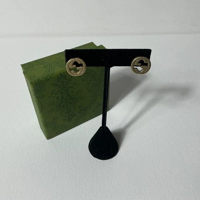 Pendientes pequeños de oro Gucci GG Foto 1 de 3
