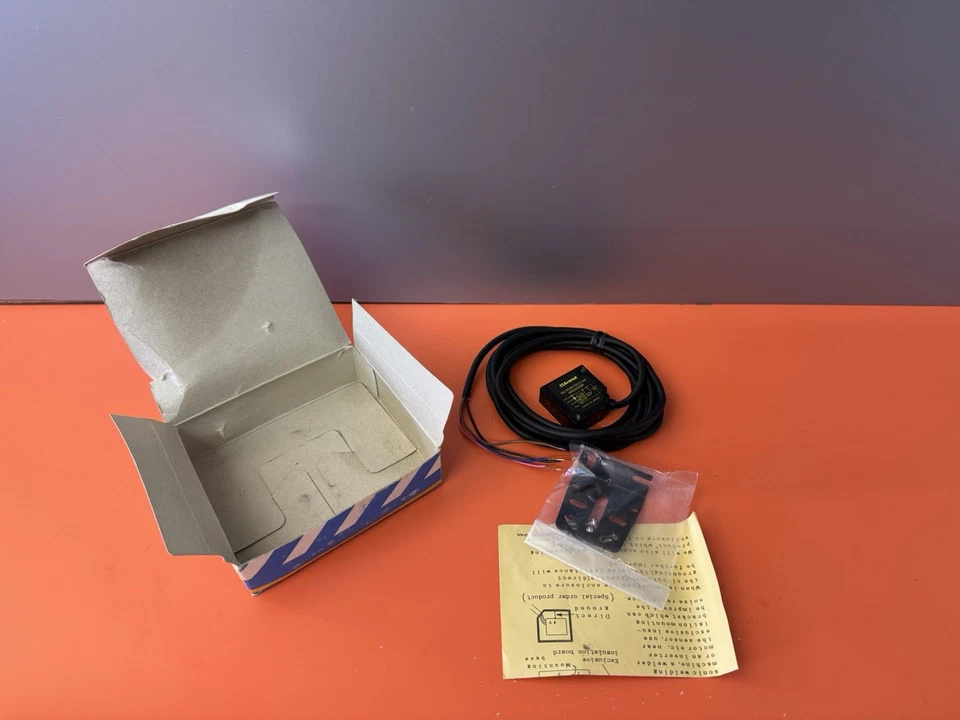 Aromat MQ-W3AR-DC12-24V фотоэлектрический датчик 12-24VDC набор  - Изображение 1 из 4