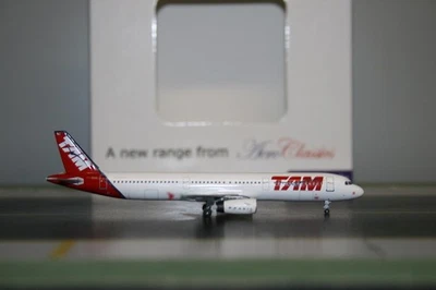 Aeroclassics 1:400 TAM Brasil Airbus A321-200 PT-MXE Die-Cast Model Plane - Image 1 of 4