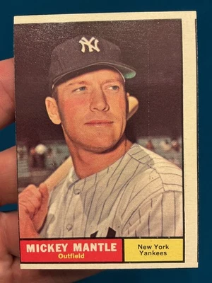 Mickey Mantle 1961 esquinas extremadamente afiladas Foto 1 de 4