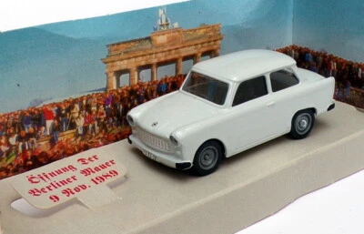 Vitesse 1/43 Scale Model Car V06400W - Trabant Der Trabi - White - Image 1 of 3