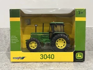 Britains Farm - John Deere 3040 Tractor - 1:32 Scale - 43020 - New/Mint - Picture 1 of 4