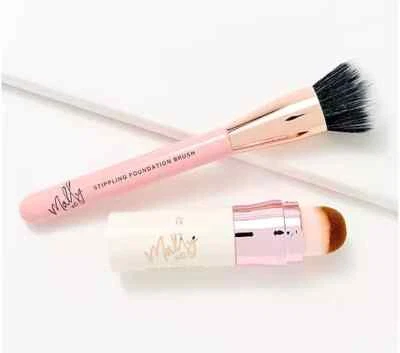 Mally Plush Pen Brightening Foundation with Brush-Deep A658779 NEW - Image 1 of 3