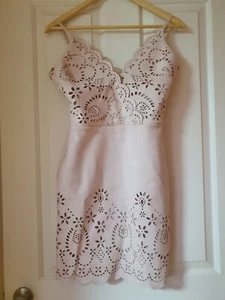 Beautiful Dust Pink LASER CUT MINI DRESS Size 10-M. BNWT - Picture 1 of 6