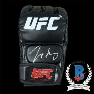 Guante de Lucha UFC Firmado Max Holloway BAS Beckett Certificado de Autenticidad Autógrafo Leyenda Bendita - Imagen 1 de 2