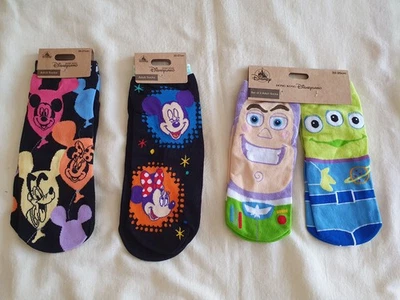 Calcetines Disneyland Hong Kong Adultos cuentan con Mickey Mouse y Toy Story - 4 pares - Nuevos Foto 1 de 4