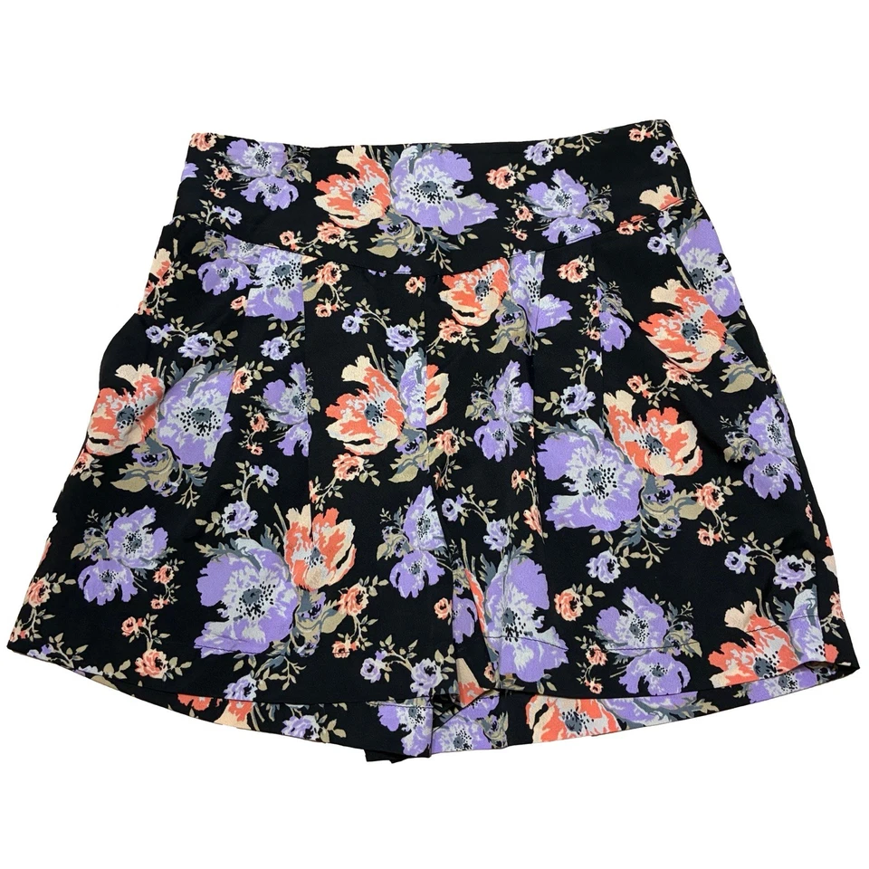 Bermuda Urban Outfitters Kimchi azul cintura alta floral feminina S preta multicolorida - Imagem 1 de 4