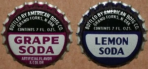 Vintage Soda Pop Kronkorken AMERICAN BOTTLING Sammlung von 2 Diff Korken gefüttert - Bild 1 von 3