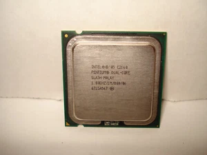 GENUINE INTEL PENTIUM E2160 CPU PROCESSOR 1.8 MHz DUAL CORE SLA3H - Picture 1 of 5