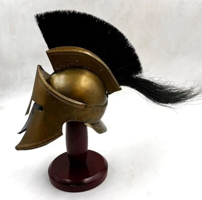Mini Steel Spartan Gladiator Helmet – Medieval Doom Face Mask with Wood Stand Foto 1 de 4