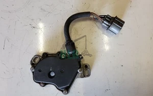 Land Rover Discovery 2 TD5 & V8 Auto Gearbox Position XYZ Switch UHB100190 - Picture 1 of 9