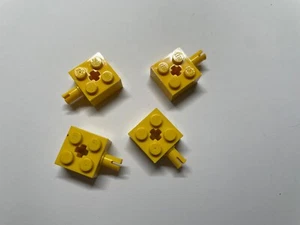 Lego 4 x yellow / jaune Brick Modified Pin Axle - Foto 1 di 1