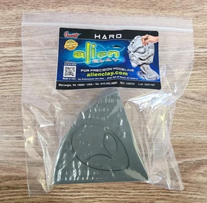 Chavant - Arcilla alienígena dura - 1 cuña tamaño de muestra (0,5 lb) - Imagen 1 de 4