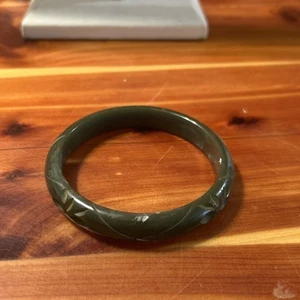 Vintage geschnitzter dunkelgrüner Bakelit Armreif Armband 30er Jahre Art Deco Design - Bild 1 von 3