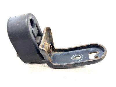 2009–2020 NISSAN 370Z REAR RIGHT EXHAUST MUFFLER HANGER & BRACKET 20722-AF400 - Image 1 of 4