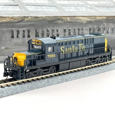 Model Power N Scale 7550 Santa Fe Alco RSD-15 Diesel Locomotive MTL Couplers - Image 1 of 4