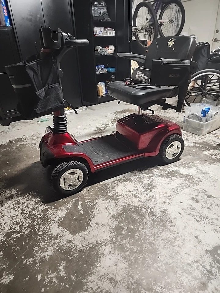 Golden Companion GC440 4-wheel Scooter With Wiring Harness And Lift - Image 1 of 4