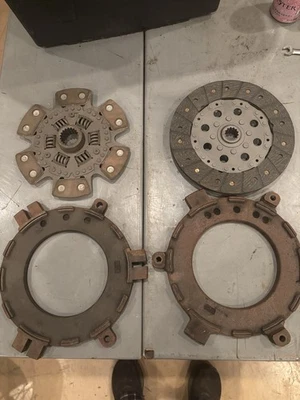 Embrague de doble etapa John Deere 1050 reacondicionado  Foto 1 de 4