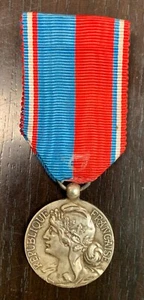 Medaglia Decorazione Confederazione Musicale De France - Picture 1 of 2