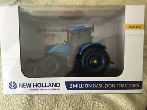 Universal Hobbies Spielzeug Modell New Holland T7-225-2 Millionth Basildon Brilliant - Bild 1 von 7