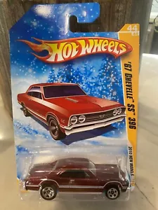 Hot Wheels 2010 Nuovo Modelli '67 Chevelle Ss 396 Scuro Rosso Neve Scena Scheda - Foto 1 di 1