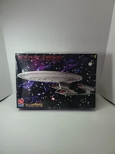 STAR TREK U.S.S. ENTERPRISE. Model #8793 1995 AMT/ERTL Open Box. - Picture 1 of 7