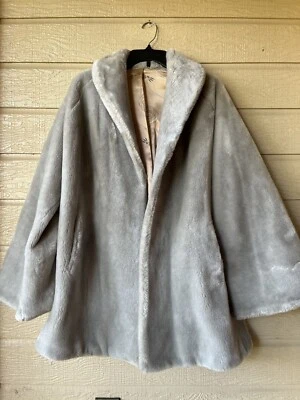 Princetons Mutation women Vintage 60s 1960s Silver Grey Faux Fur Coat Large XL - Image 1 of 4