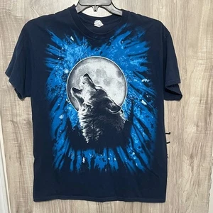 Herren T-Shirt Wolf heult bei Vollmond Grafik blau Batik Natur Tierwelt - Bild 1 von 6