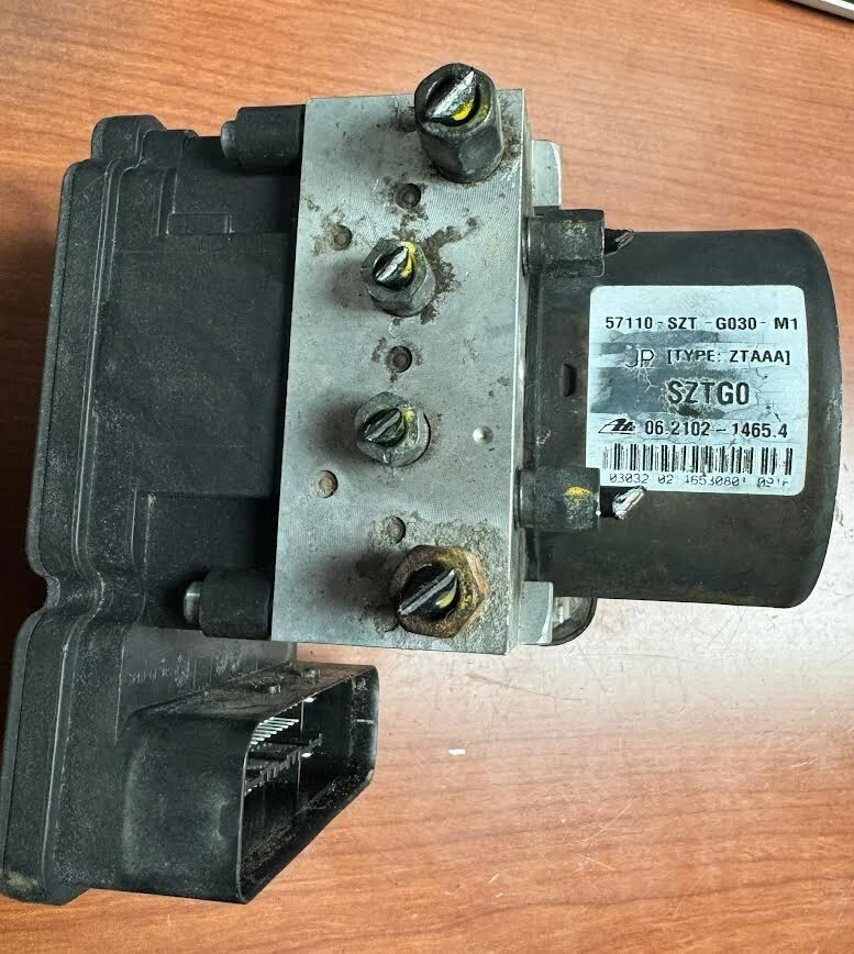 2011-2013 HONDA CR-Z ABS ANTI LOCK BRAKE PUMP 57110-SZT-G030-M1 - Image 1 of 1