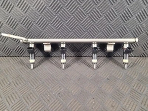 2007-2017 Chrystler Jeep Patriot Compass 2.4L Fuel Rail With Injectors OEM - Picture 1 of 13