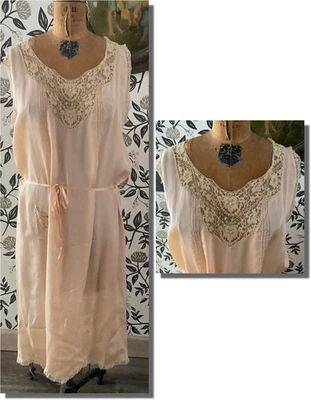 Pretty Peach 1920s 30s Rayon Crepe Gown a Lace and Rosette Appliqués 36 - Image 1 of 4