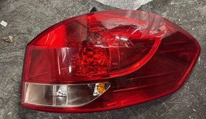 Feu arriere principal droit (feux) RENAULT CLIO 3 PHASE 1 BREAK 8200586844 - Foto 1 di 7