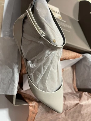 Zapatos 8 M Franco Sarto Racer Flat d'Orsay Punta Gris Claro Charol Foto 1 de 4