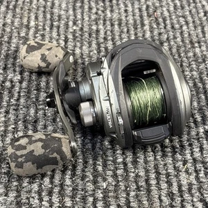Abu Garcia Max Ultra Casting Reel, Level Wind, RH, 6BB's, 120yds/12lb, 7.1:1-EUC - Picture 1 of 3