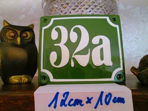Hausnummer Nr. 32a weiße Zahl auf grünem  Hintergrund 12 cm x 10 cm Emaille - Picture 1 of 12