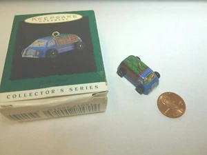 1996 Hallmark Andenken Miniatur Ornament ON THE ROAD Pressblech LKW LKW - Bild 1 von 2