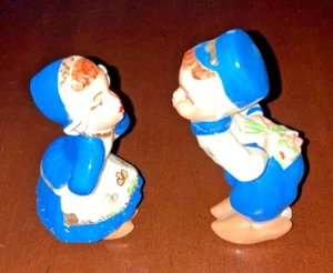 Vintage~Dutch Kissing Boy & Girl Figurine~Boy Holding Flowers~Ceramic Figures - Picture 1 of 8