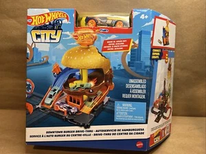 Nuevo juego Hot Wheels City Burger Drive-Thru con 1 vehículo diecast - Imagen 1 de 6