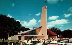 Postcard our lady queen of peace Roman Catholic Church Madison Wisconsin - Picture 1 of 2