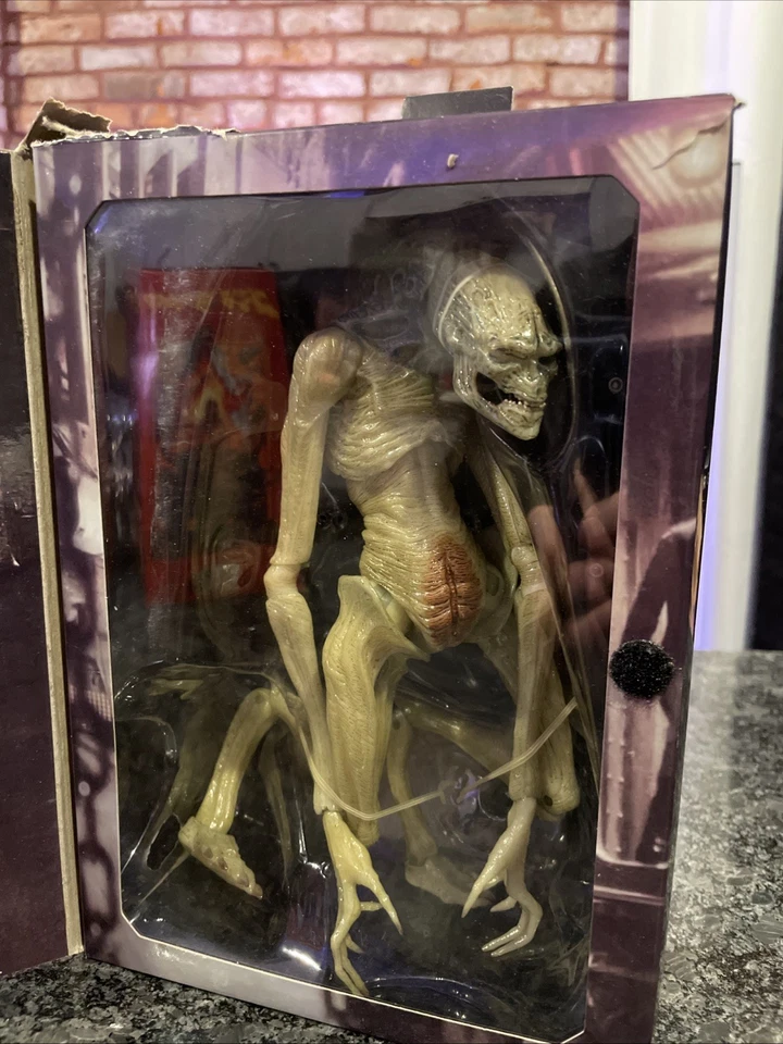 Carrete articulado Neca Alien Resurrection Deluxe 11" recién nacido 30 pt juguetes nuevo 2019 Foto 1 de 4