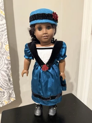 "Muñeca American Girl Cecile Rey retirada 2014 usada en excelente estado incluye 18"" ropa, libro, sin caja" Foto 1 de 4