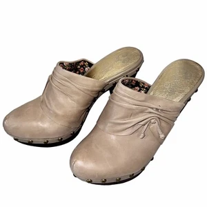 Seychelles Size 7.5 Clogs Tan Leather Studded Wooden Heel Boho Retro - Picture 1 of 16