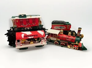 1986 New Bright Christmas Special Musical Train Set with Tracks and Pump Car - Picture 1 of 13