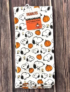 Peanuts Set of 2 Kitchen Towels Snoopy Fall Autumn Pumpkin Woodstock - Picture 1 of 5