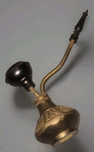Mini cachimba vintage de latón de 6,5" ornamentada floral grabada artesanal hecha a mano India 2,9 oz - Imagen 1 de 11