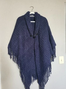 Poncho Cárdigan Earthbound Crochet Capa Azul Oscuro O/S - Imagen 1 de 8