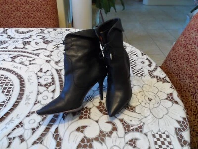 Botas de tornozelo Aquazzura couro preto amarrado na frente tamanho 38 1/2M - Imagem 1 de 4