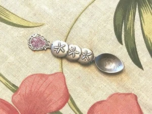 1 PEWTER COLLECTIBLE SPOON WITH 3 SAND DOLLARS All New. - Picture 1 of 2